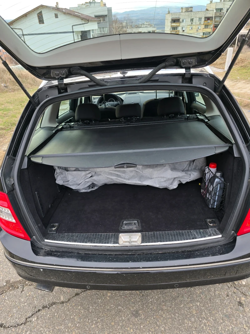 Mercedes-Benz C 220, снимка 9 - Автомобили и джипове - 52975498