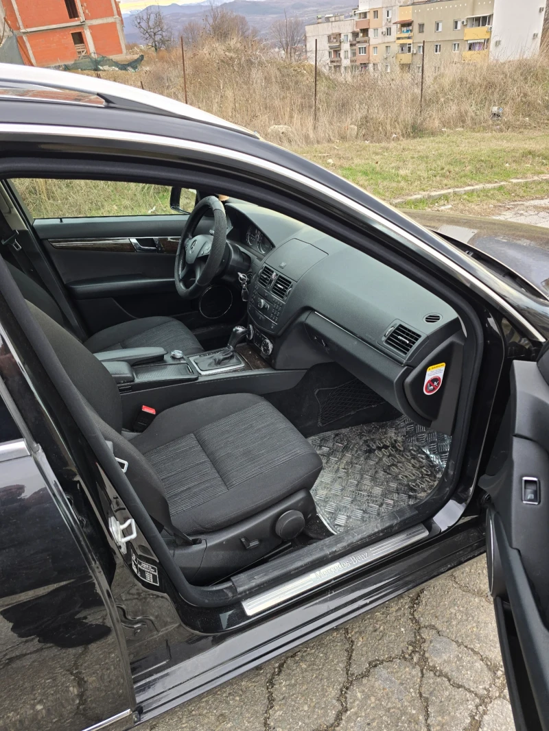 Mercedes-Benz C 220, снимка 7 - Автомобили и джипове - 52975498