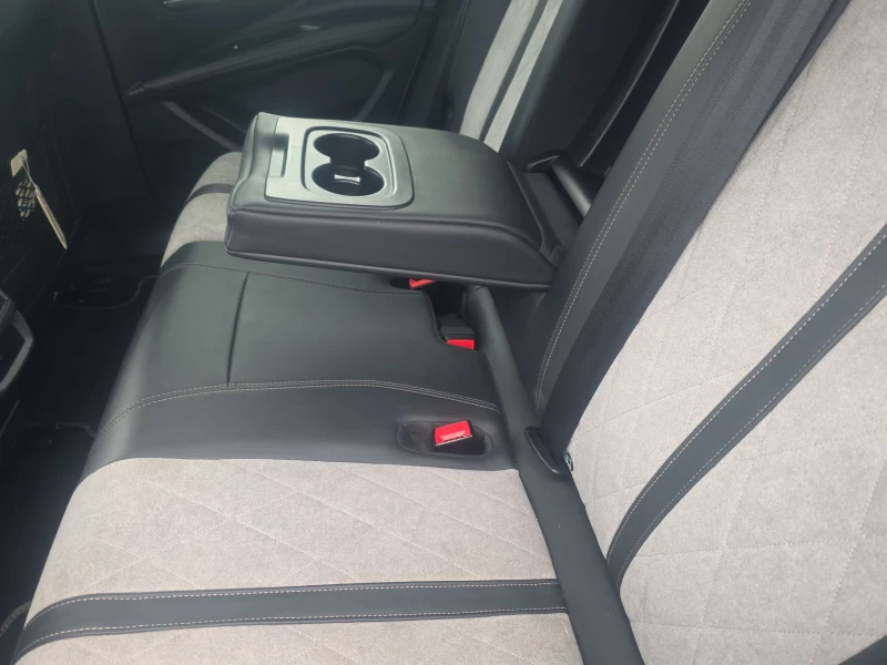 Peugeot 3008 GT-line, navi, Camera, 4x4, снимка 12 - Автомобили и джипове - 53282738