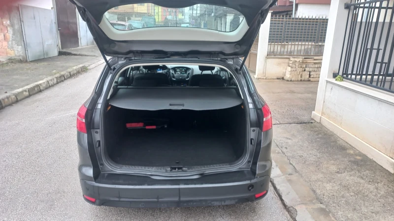Ford Focus 1.5 120кс, снимка 7 - Автомобили и джипове - 53296335