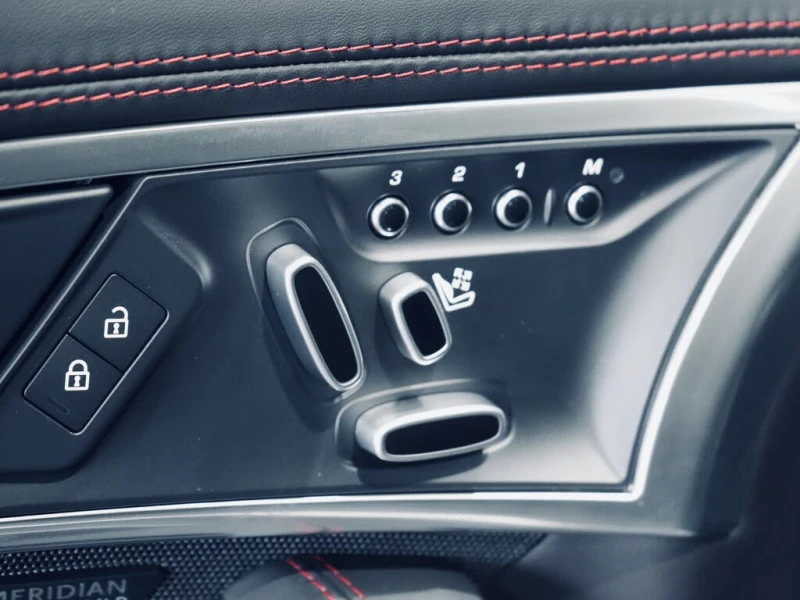 Jaguar F-Type * P450* R-DYNAMIC* Автокредит(Цена до БГ), снимка 16 - Автомобили и джипове - 53344002