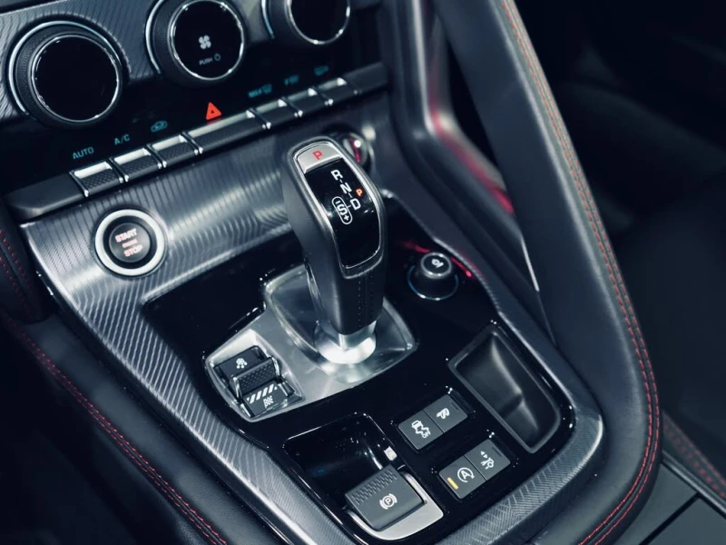 Jaguar F-Type * P450* R-DYNAMIC* Автокредит(Цена до БГ), снимка 9 - Автомобили и джипове - 53344002