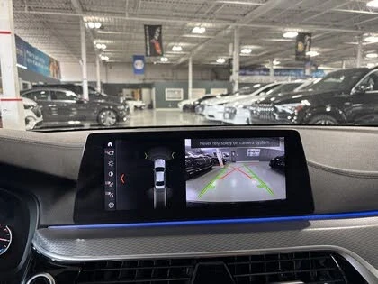 BMW 540 i XDRIVE M PACK* KEYLESS* ШИБИДАХ* ПОДГРЕВ* КАМЕРА - изображение 9