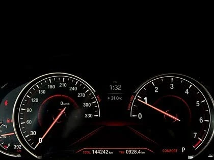 BMW 540 i XDRIVE M PACK* KEYLESS* ШИБИДАХ* ПОДГРЕВ* КАМЕРА - изображение 8