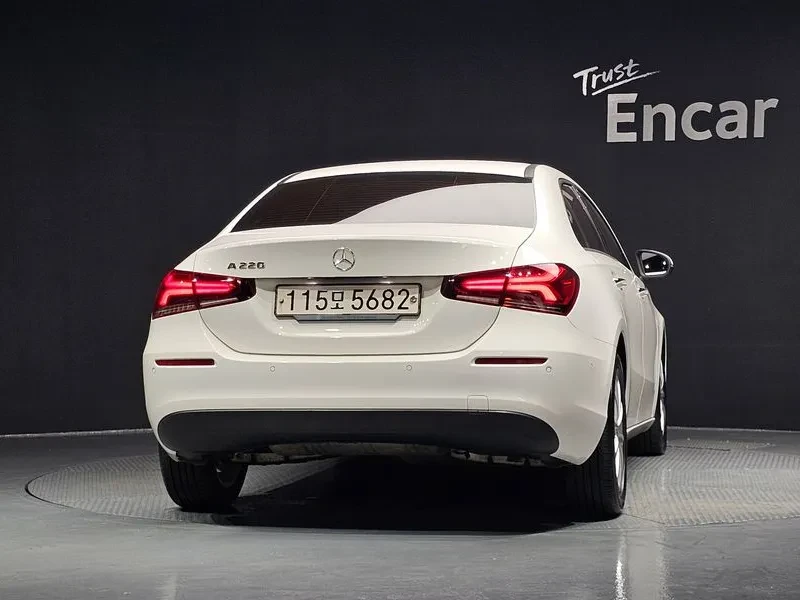 Mercedes-Benz A 220 DIGITAL, снимка 3 - Автомобили и джипове - 55740050