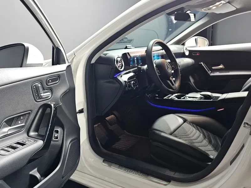Mercedes-Benz A 220 DIGITAL, снимка 9 - Автомобили и джипове - 55740050