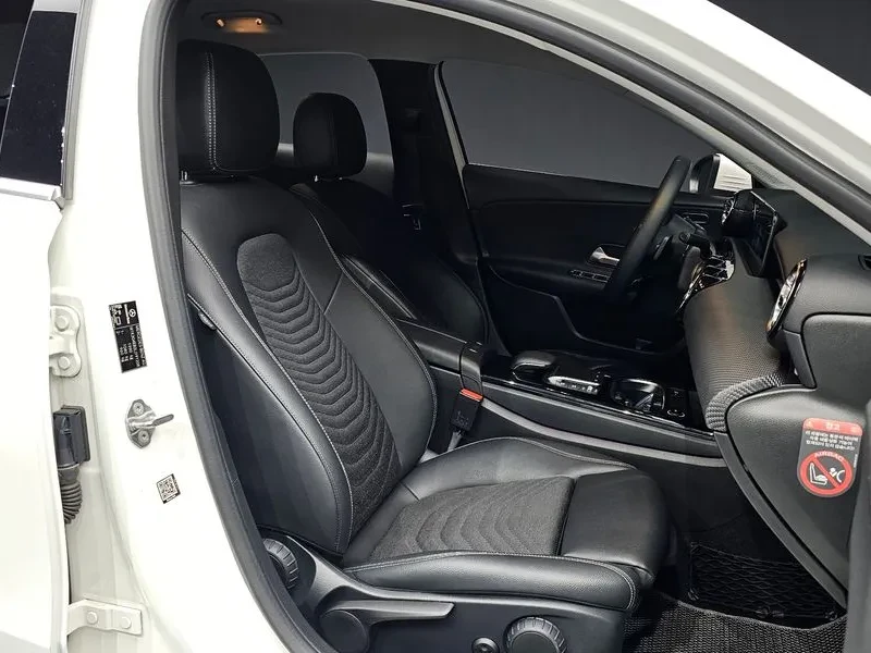 Mercedes-Benz A 220 DIGITAL, снимка 10 - Автомобили и джипове - 55740050