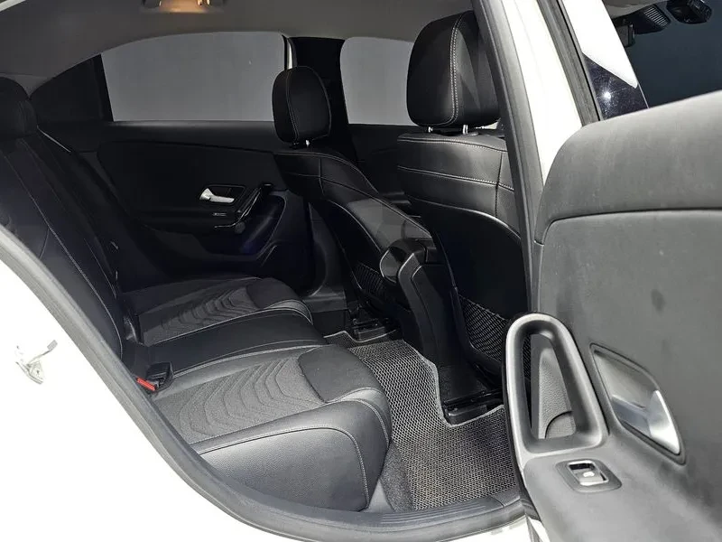 Mercedes-Benz A 220 DIGITAL, снимка 11 - Автомобили и джипове - 55740050