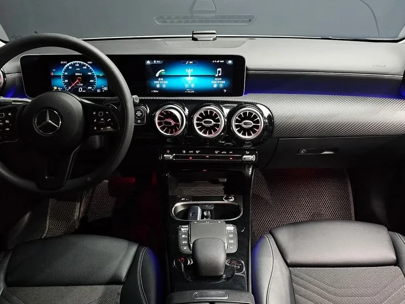 Mercedes-Benz A 220 DIGITAL, снимка 6 - Автомобили и джипове - 55740050