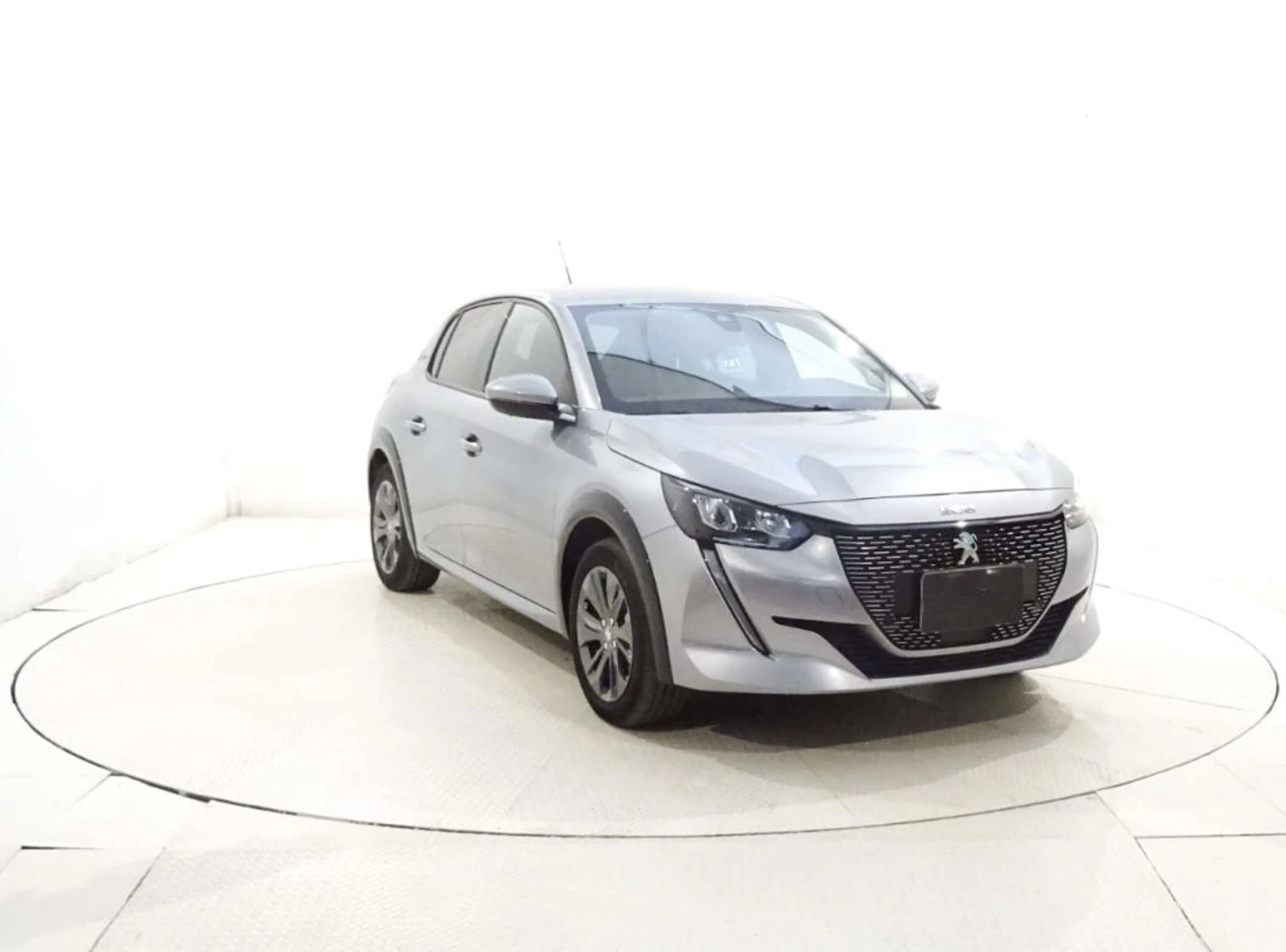 Peugeot 208 e208 Allure - изображение 7