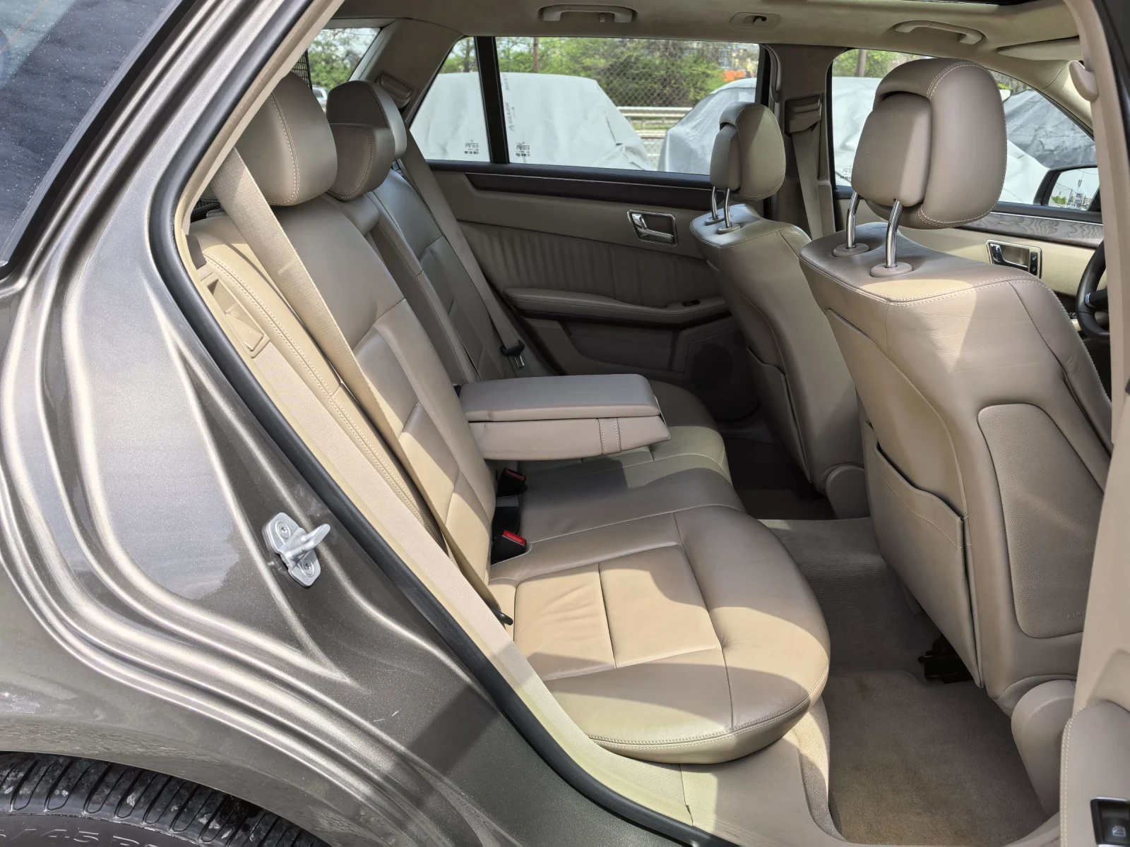 Mercedes-Benz E 350 CDI-265hp Avantgarde 4MATIC - изображение 9