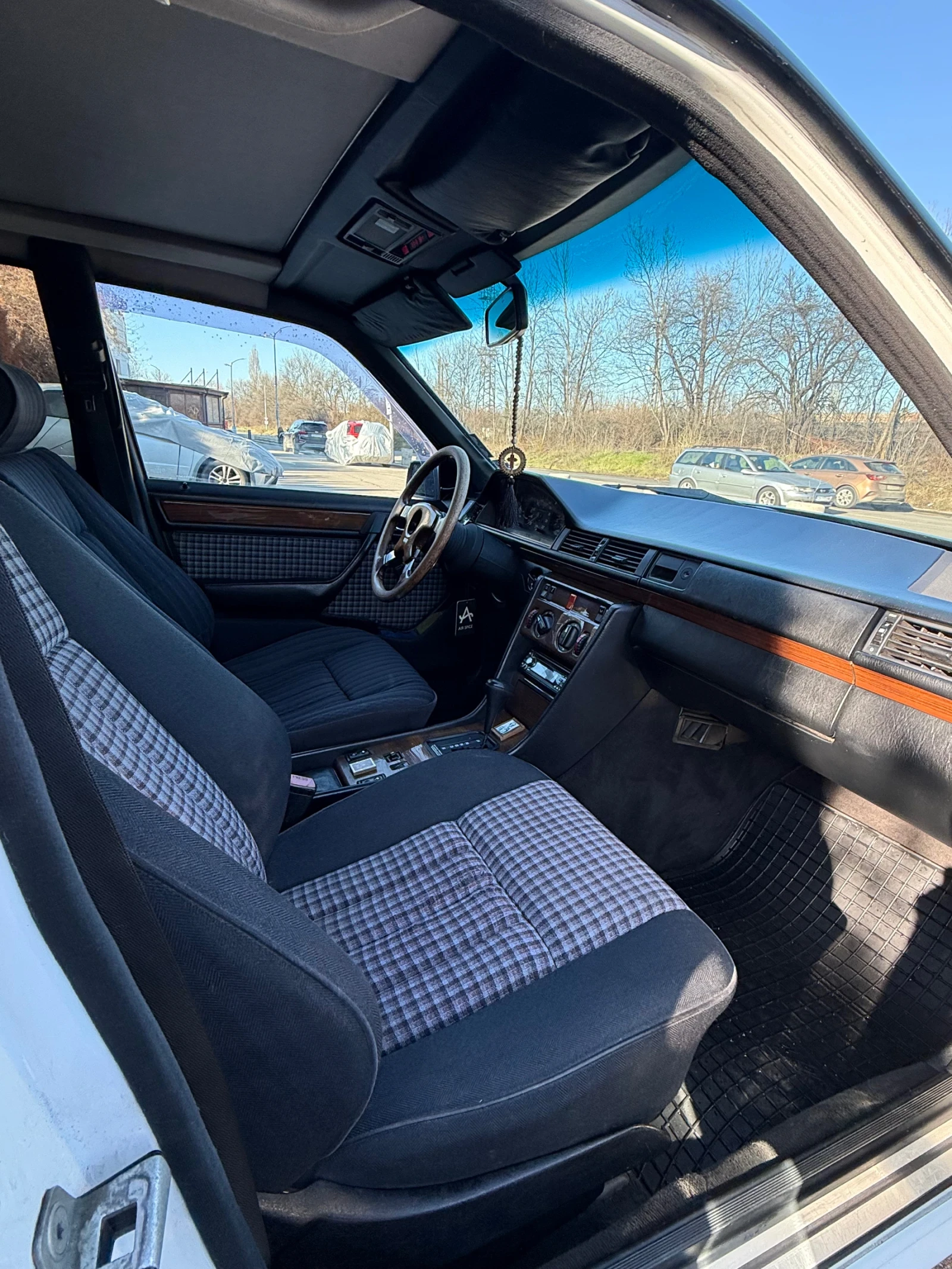 Mercedes-Benz 124 300d, снимка 8 - Автомобили и джипове - 54022083