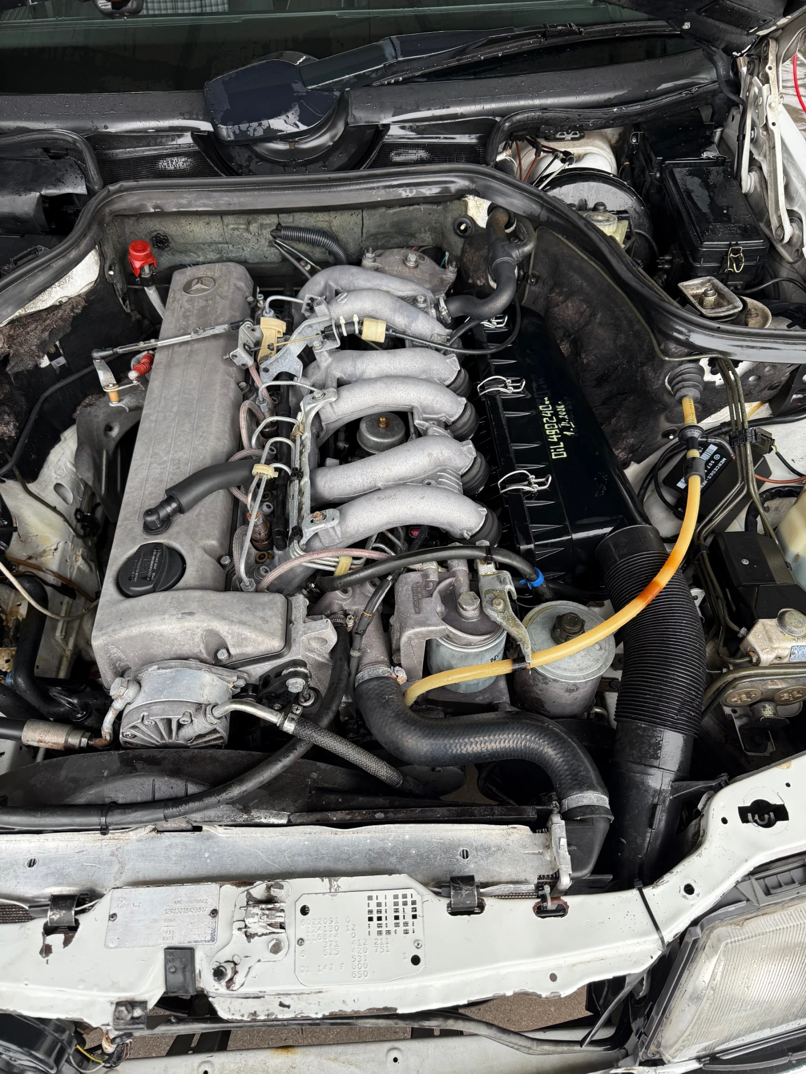 Mercedes-Benz 124 300d, снимка 11 - Автомобили и джипове - 54022083