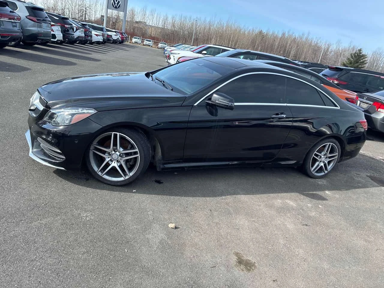 Mercedes-Benz E 400 * CARFAX * 360 Камери * Червен салон * , снимка 2 - Автомобили и джипове - 54072856