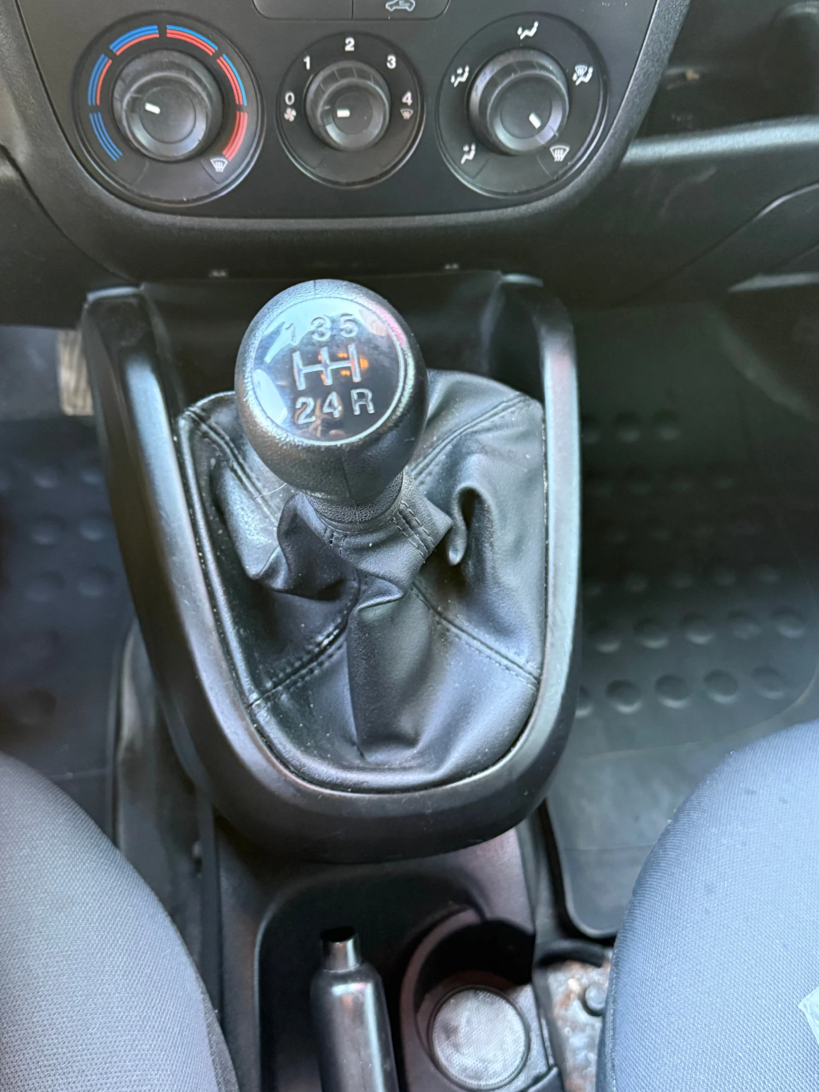 Fiat Doblo 1.3 multijet MAXI / 2 странични врати, снимка 14 - Автомобили и джипове - 54237648