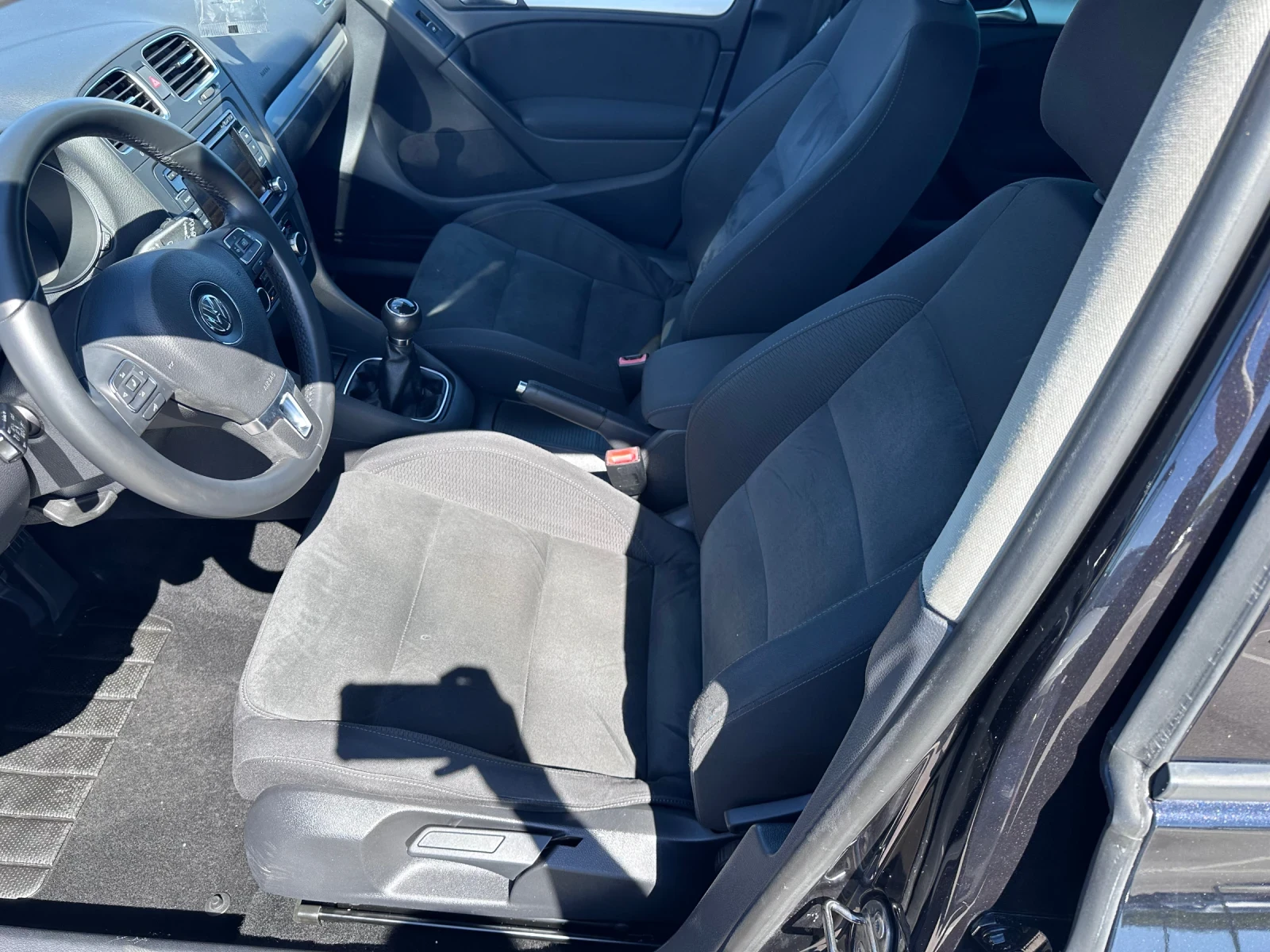 VW Golf 2.0 TDI Highline !, снимка 11 - Автомобили и джипове - 54319737