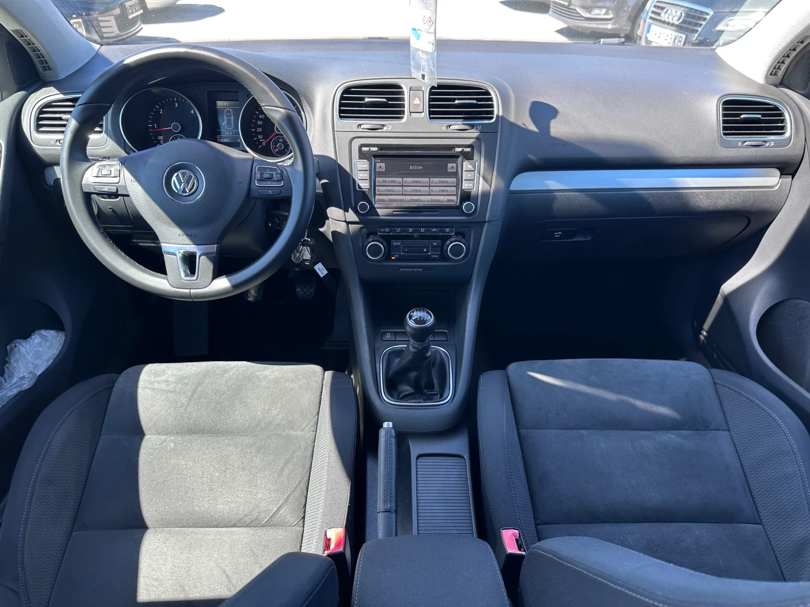 VW Golf 2.0 TDI Highline !, снимка 12 - Автомобили и джипове - 54319737
