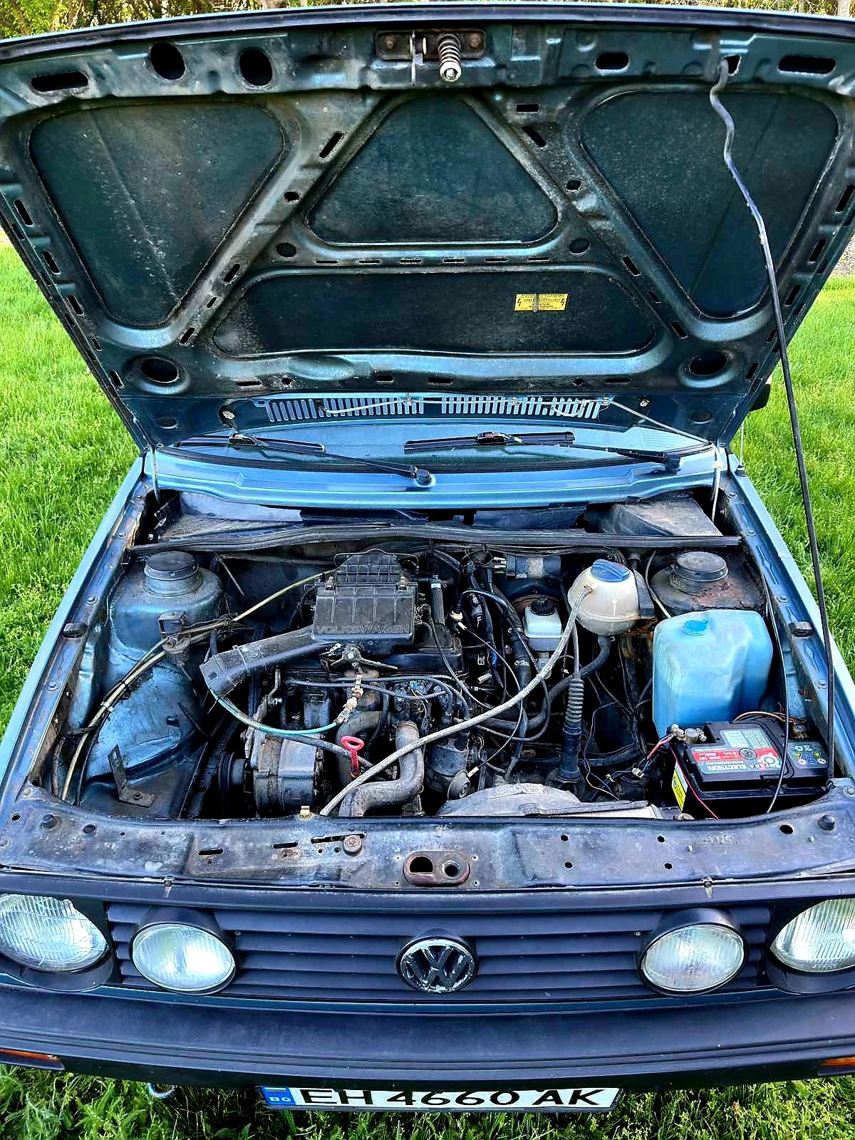 VW Golf 1.6 бензин 70кс., снимка 14 - Автомобили и джипове - 54362999