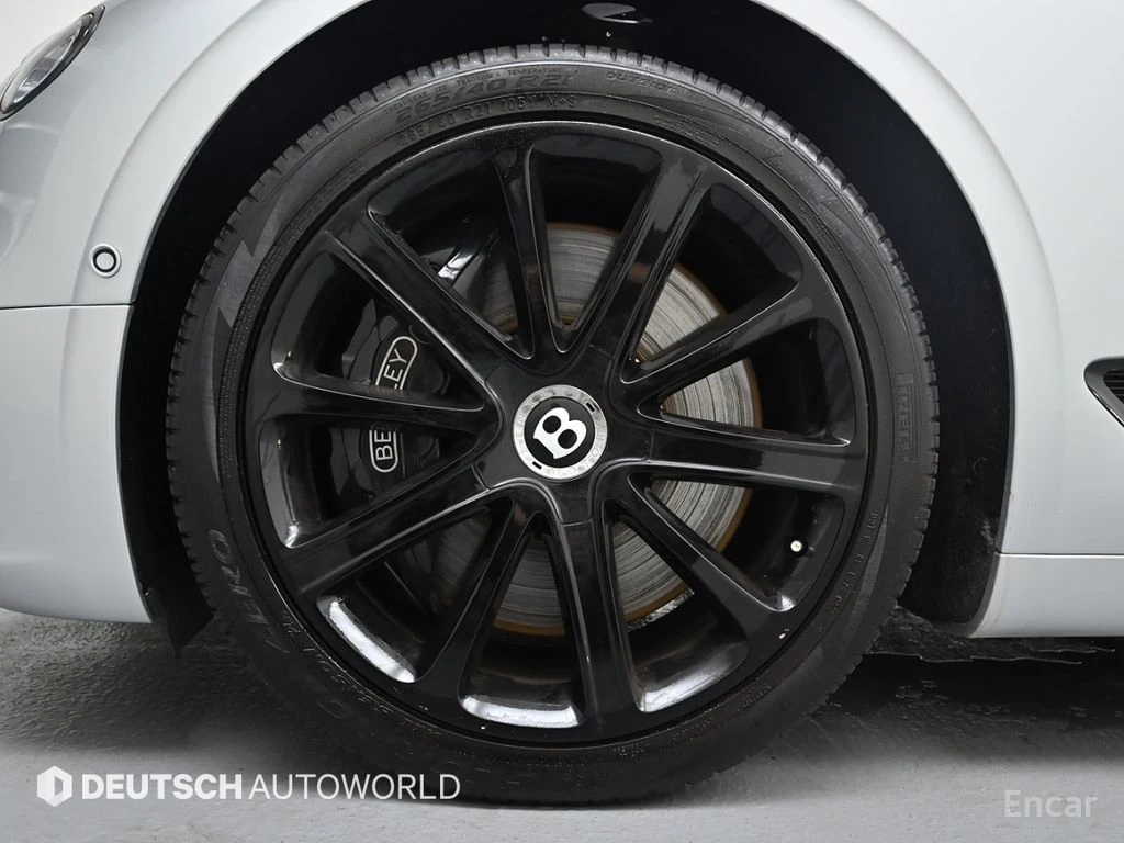 Bentley Continental gt 6.0* W12* NAIM* HEAD UP* 360 КАМЕРИ* ОБДУХВАНЕ, снимка 5 - Автомобили и джипове - 55033807