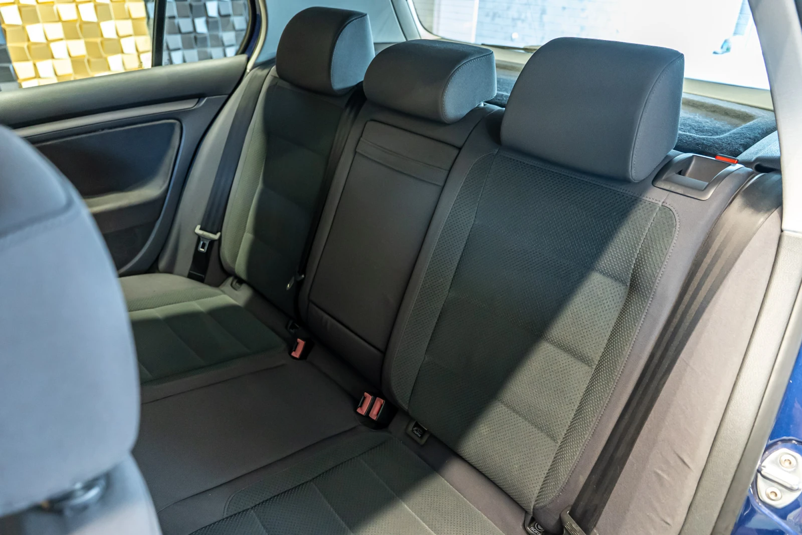 VW Golf V 1.6, снимка 17 - Автомобили и джипове - 55727530