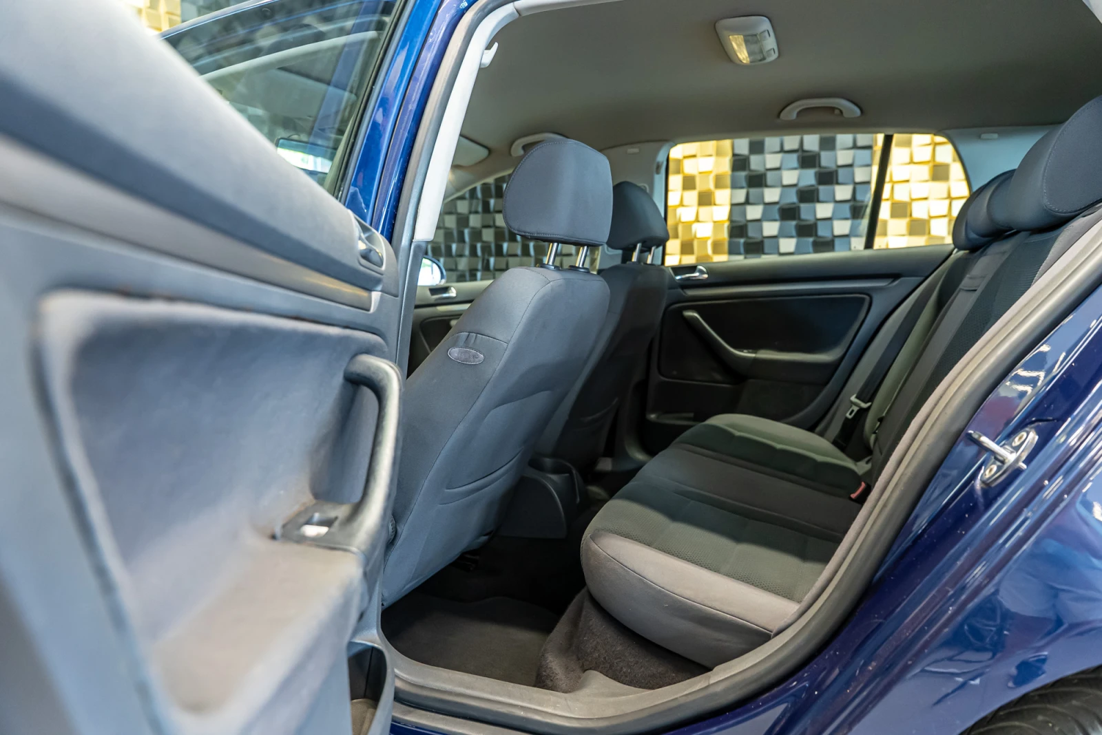 VW Golf V 1.6, снимка 16 - Автомобили и джипове - 55727530
