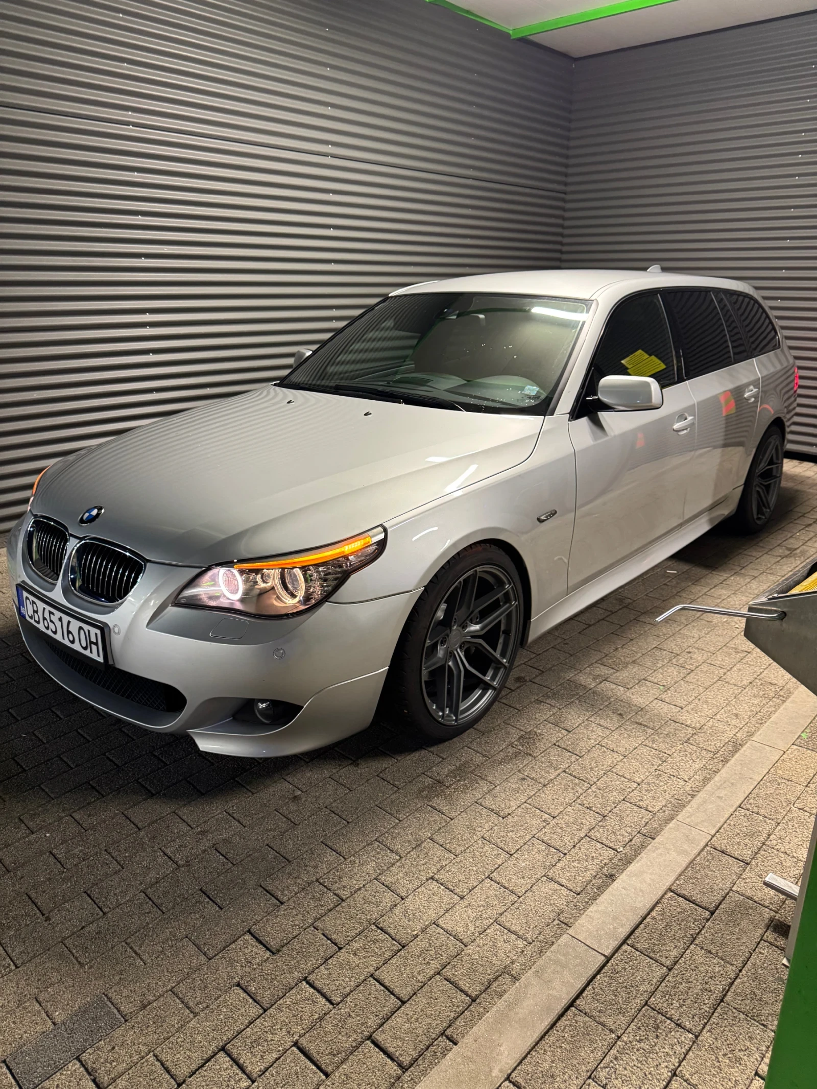 BMW 525 M-pack, Keyless, CIC, distr, Soft close