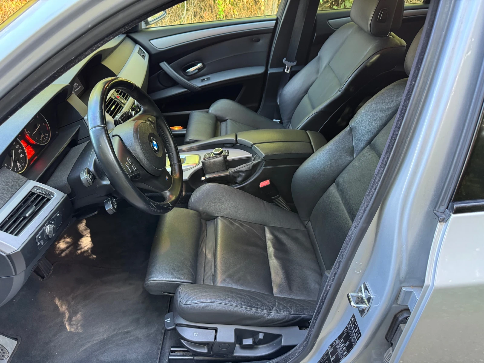 BMW 525 M-pack, Keyless, CIC, distr, Soft close, снимка 15 - Автомобили и джипове - 55782261