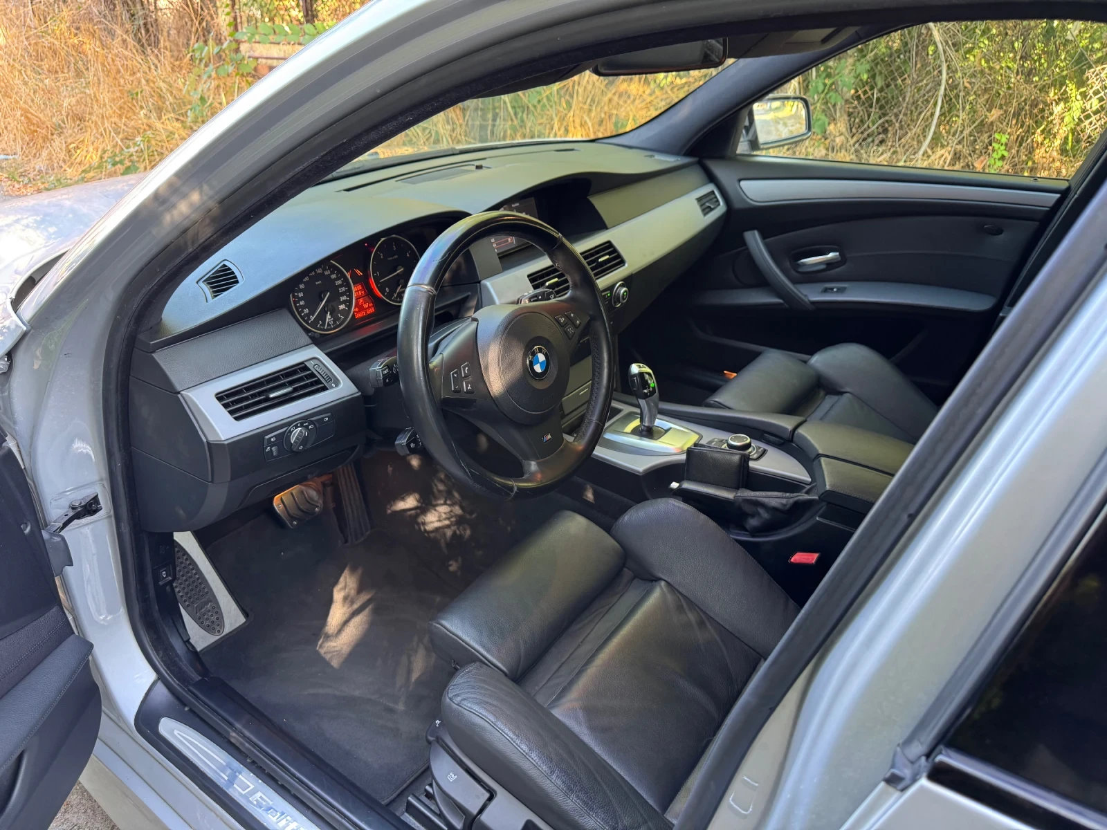 BMW 525 M-pack, Keyless, CIC, distr, Soft close, снимка 14 - Автомобили и джипове - 55782261