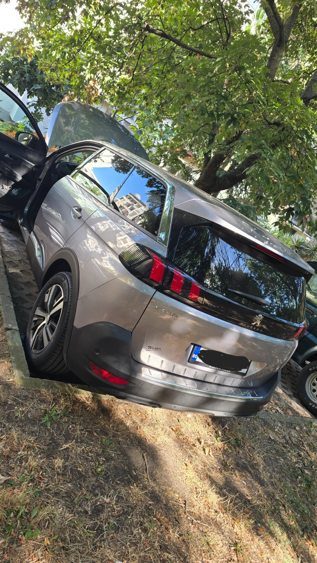Peugeot 5008, снимка 8 - Автомобили и джипове - 55926159