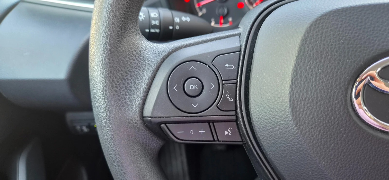 Toyota Corolla ГАРАНЦИЯ 2032г. 28365km., снимка 13 - Автомобили и джипове - 56111945