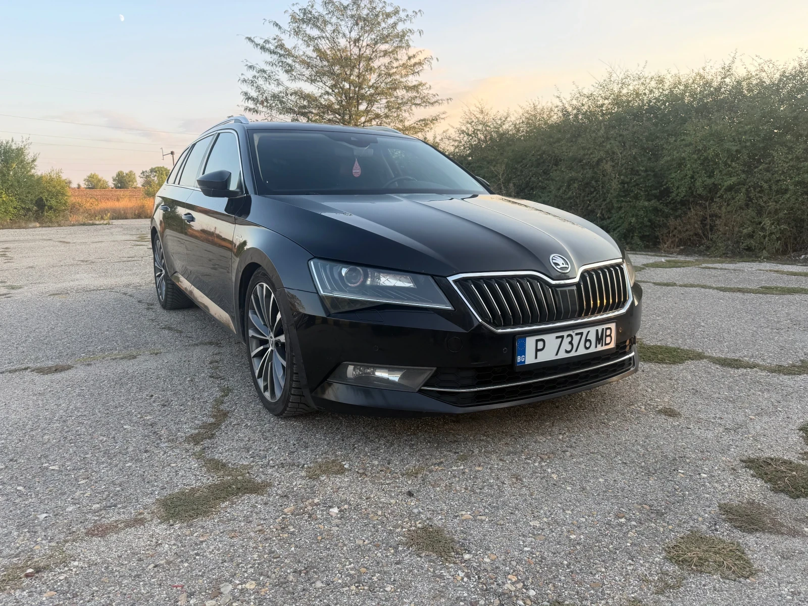 Skoda Superb Lauren & Klemen