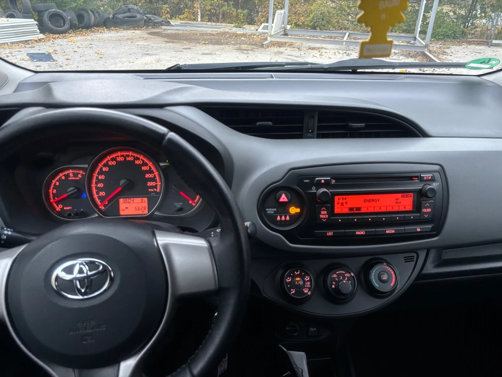 Toyota Yaris 1.4 D4-D, снимка 8 - Автомобили и джипове - 56660266