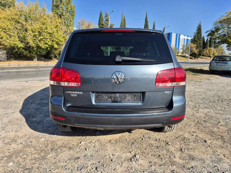 VW Touareg 2.5TDI Автомат, снимка 4 - Автомобили и джипове - 47711659