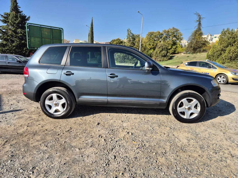 VW Touareg 2.5TDI Автомат, снимка 6 - Автомобили и джипове - 47711659