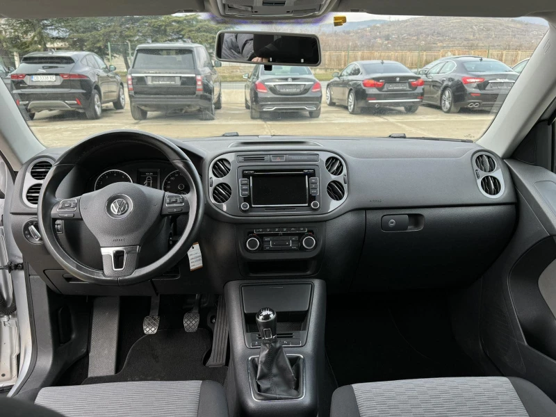 VW Tiguan 122ps* НАВИ* 6скорости, снимка 11 - Автомобили и джипове - 48127642