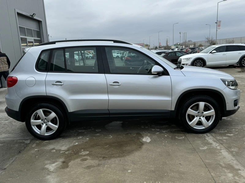 VW Tiguan 122ps* НАВИ* 6скорости, снимка 6 - Автомобили и джипове - 48127642