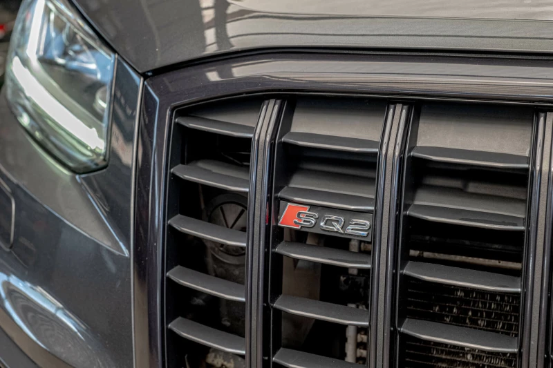 Audi Q2 SQ2/2.0TFSI/Bang&Olufsen/HuD/Virtual/Dist./Side As, снимка 6 - Автомобили и джипове - 51190521