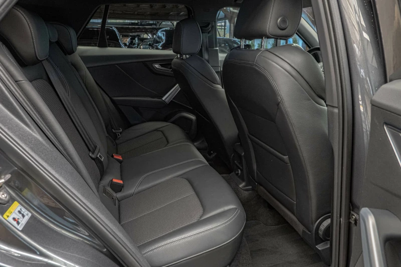 Audi Q2 SQ2/2.0TFSI/Bang&Olufsen/HuD/Virtual/Dist./Side As, снимка 10 - Автомобили и джипове - 51190521