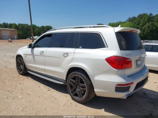 Mercedes-Benz GL 63 AMG * 4MATIC* КОЖА* ПОДГРЕВ* ПАНОРАМА* NAVI* LED* , снимка 3 - Автомобили и джипове - 55033108