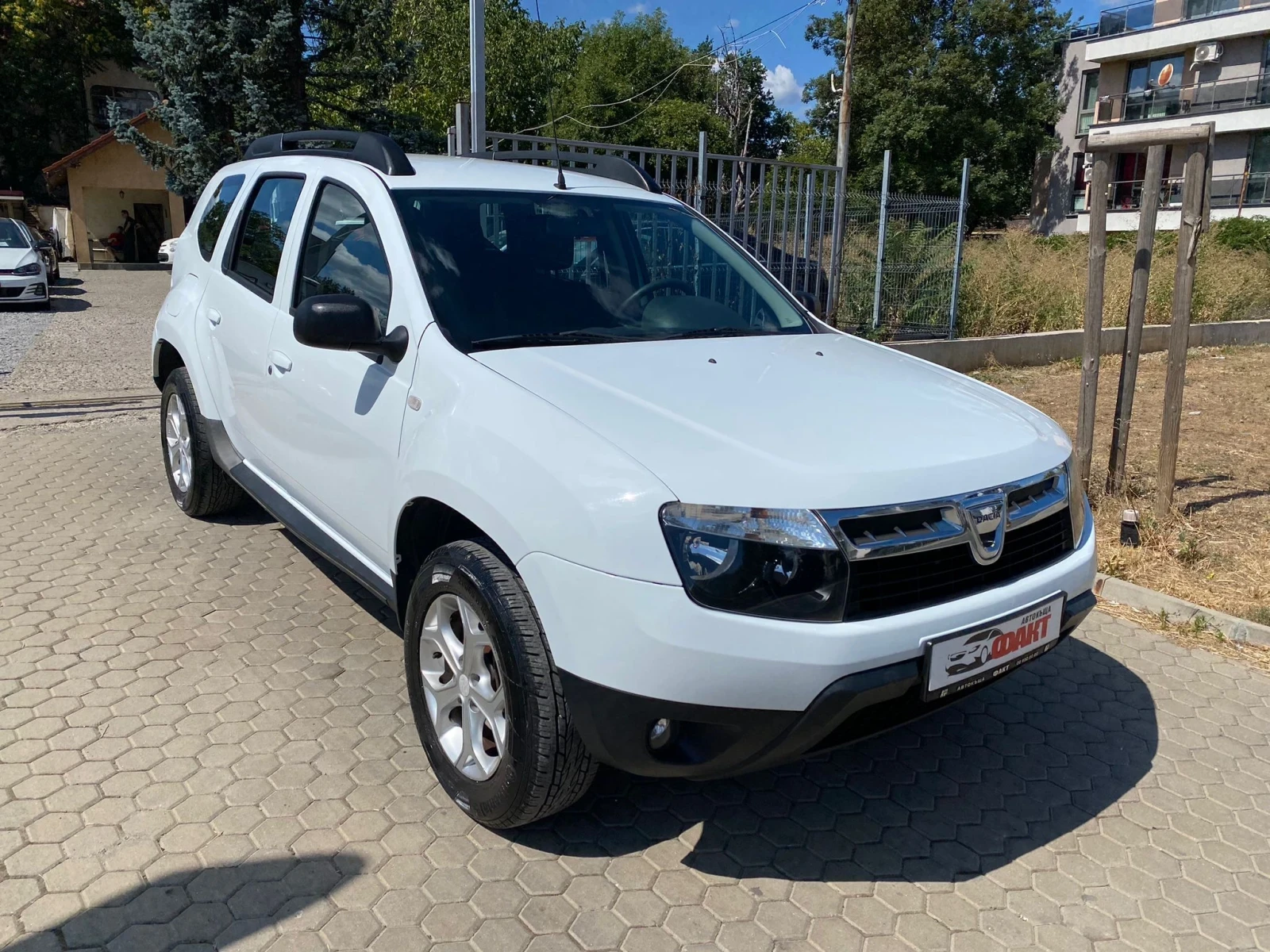 Dacia Duster 1.6i/4x4 - изображение 3