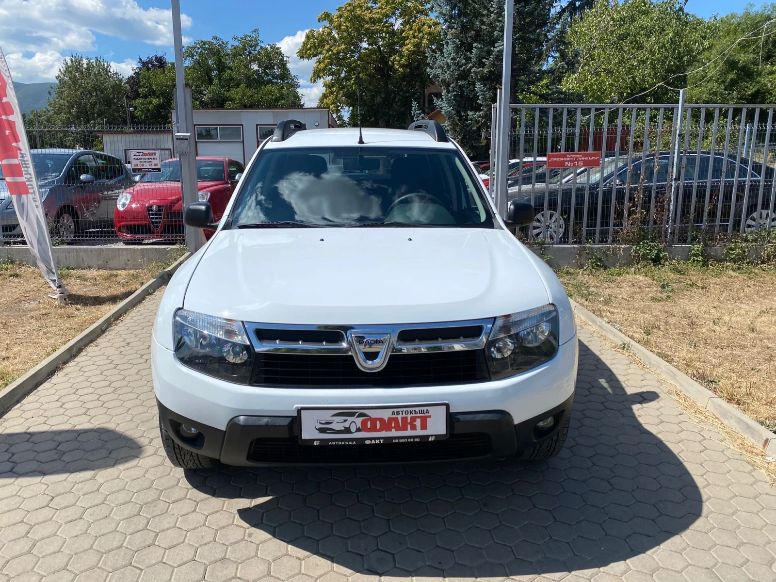 Dacia Duster 1.6i/4x4 - изображение 2