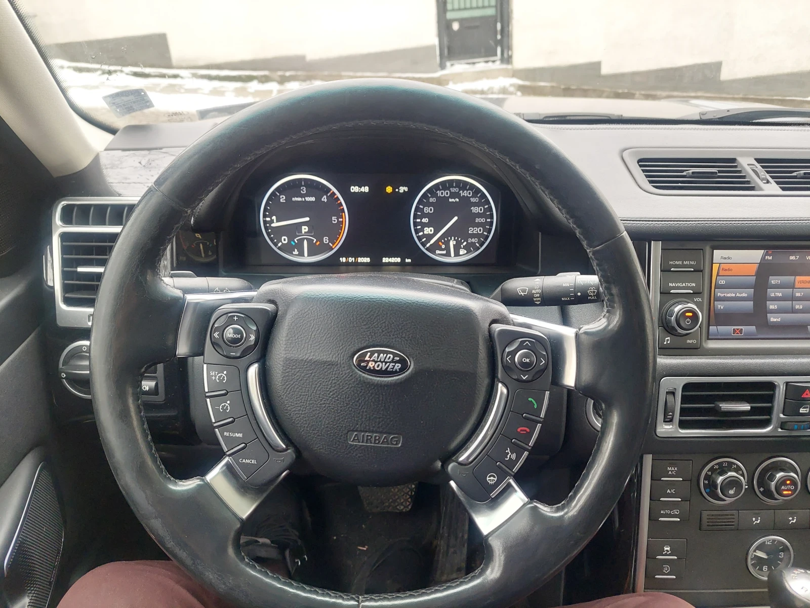 Land Rover Range rover VOGUE 3.6 - изображение 8