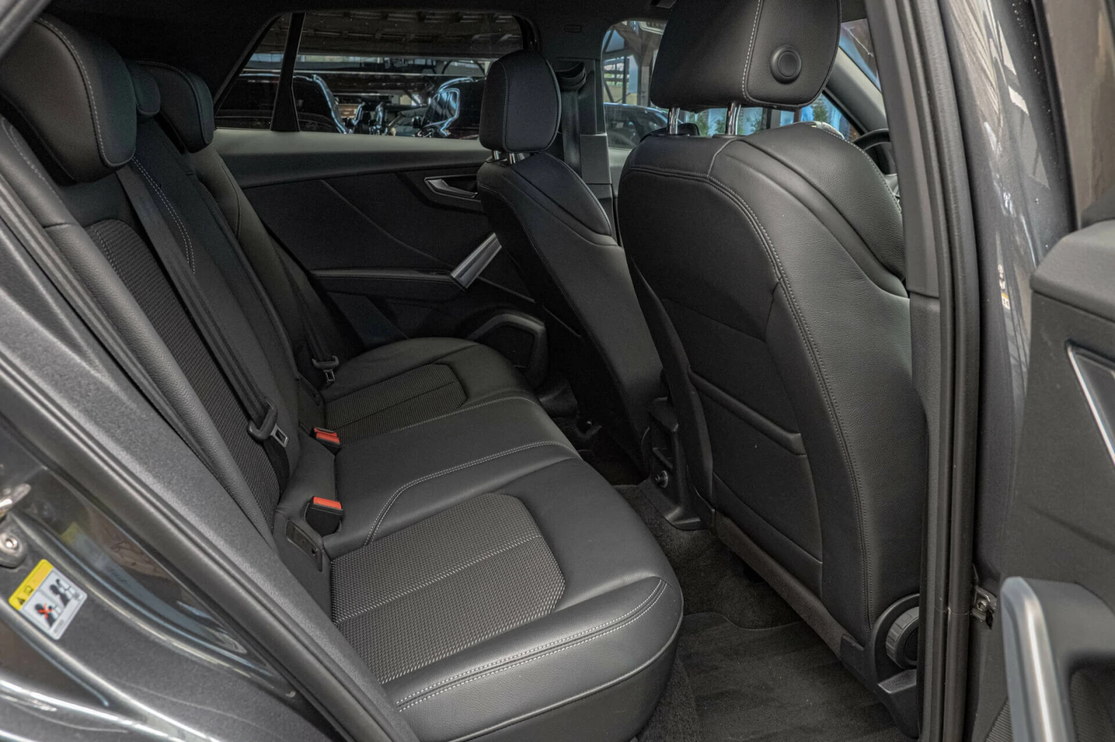 Audi Q2 SQ2/2.0TFSI/Bang&Olufsen/HuD/Virtual/Dist./Side As - изображение 10