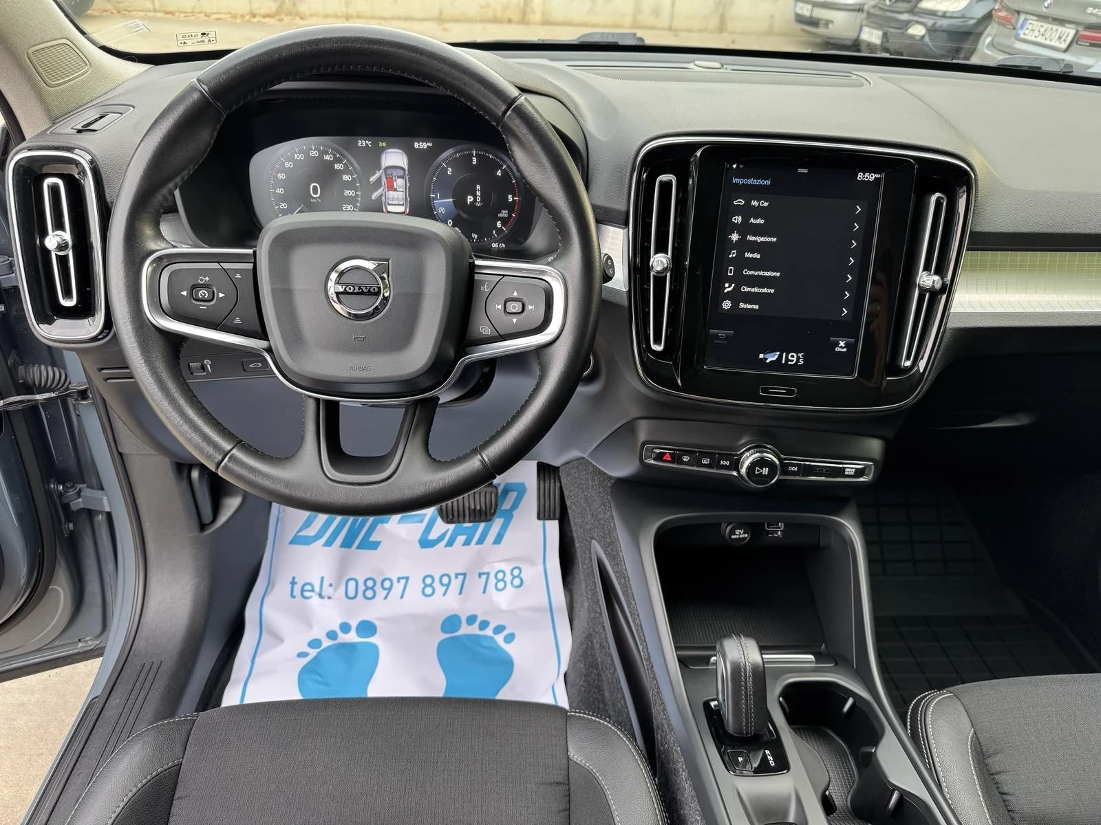 Volvo XC40 2, 0D3-150kc AWD - изображение 10