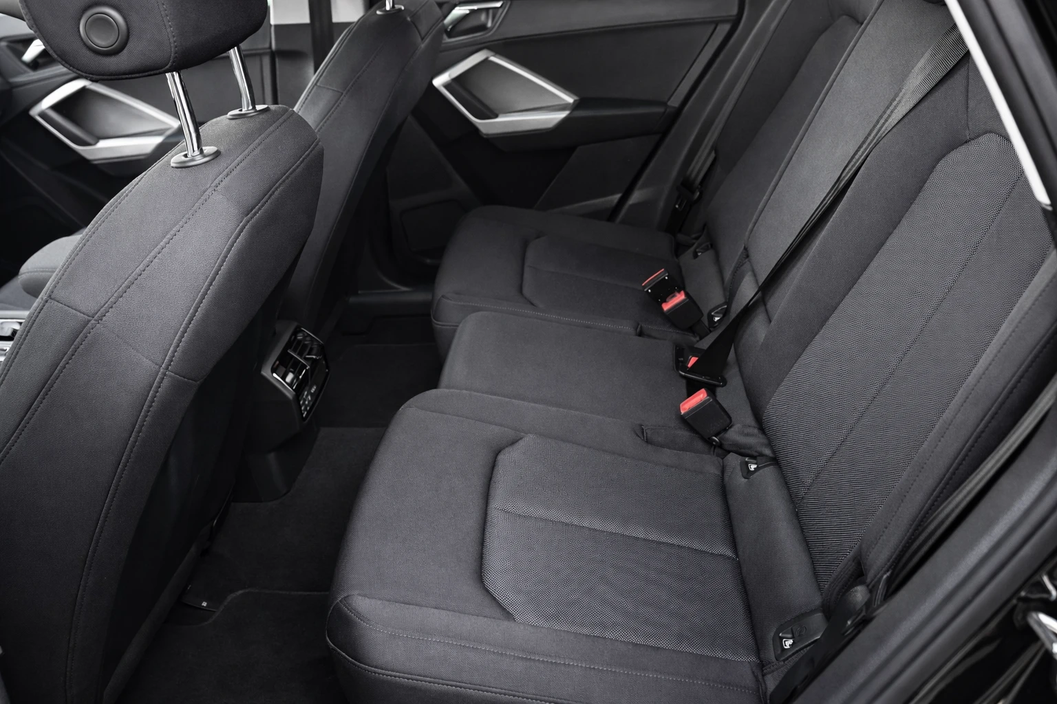 Audi Q3 40 TDI Quattro, снимка 6 - Автомобили и джипове - 53948136