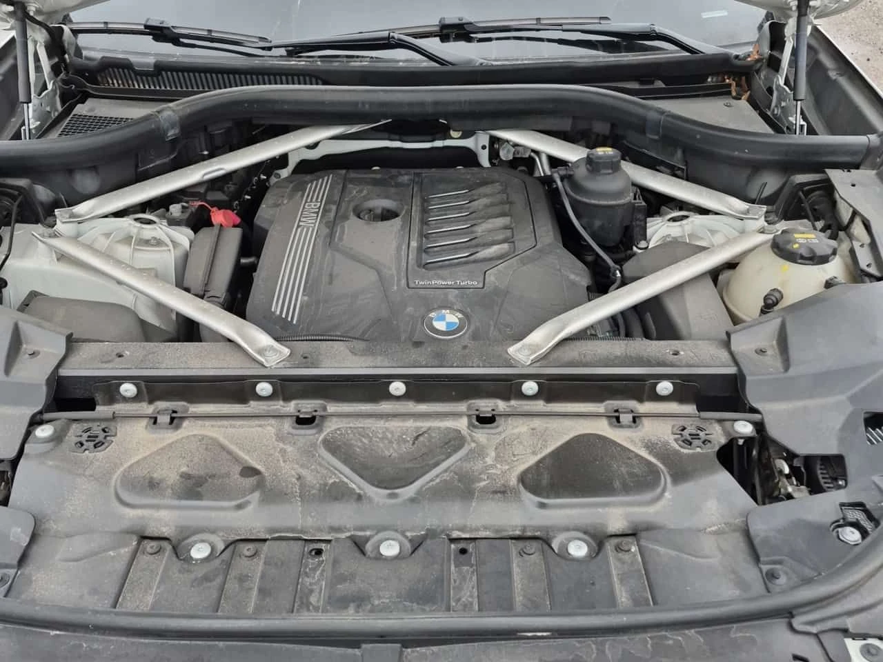 BMW X5 * xDrive40i * ПОДГРЕВИ * ПАНО * 2 КЛЮЧА * CARFAX *, снимка 17 - Автомобили и джипове - 54348777