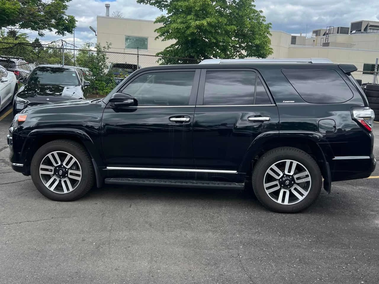 Toyota 4runner * 4WD * АВТОКРЕДИТ БЕЗ ПЪРВОНАЧАЛНА ВНОСКА* , снимка 2 - Автомобили и джипове - 54921789
