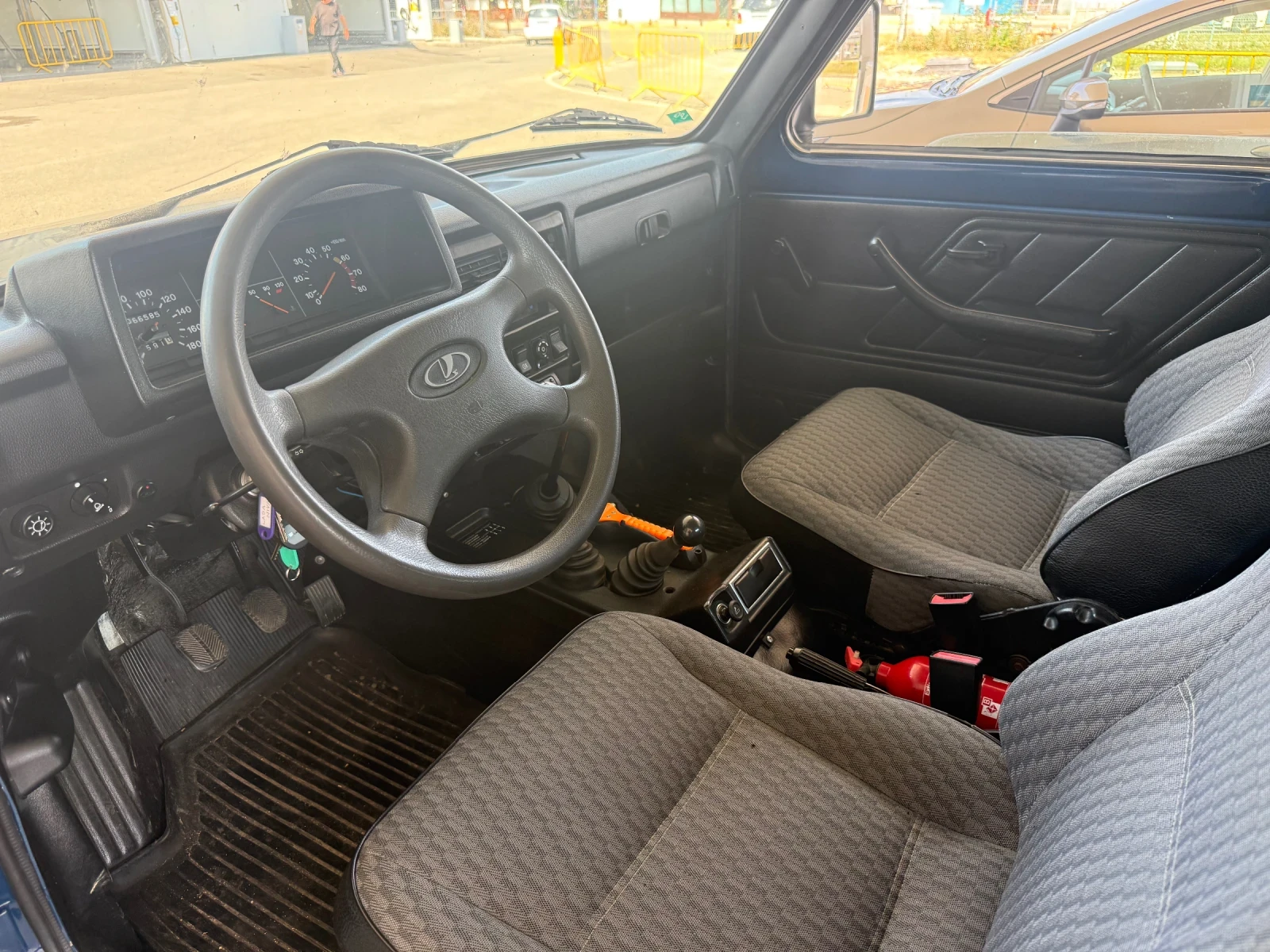 Lada Niva 1.7i 66.000 км , снимка 6 - Автомобили и джипове - 55397979