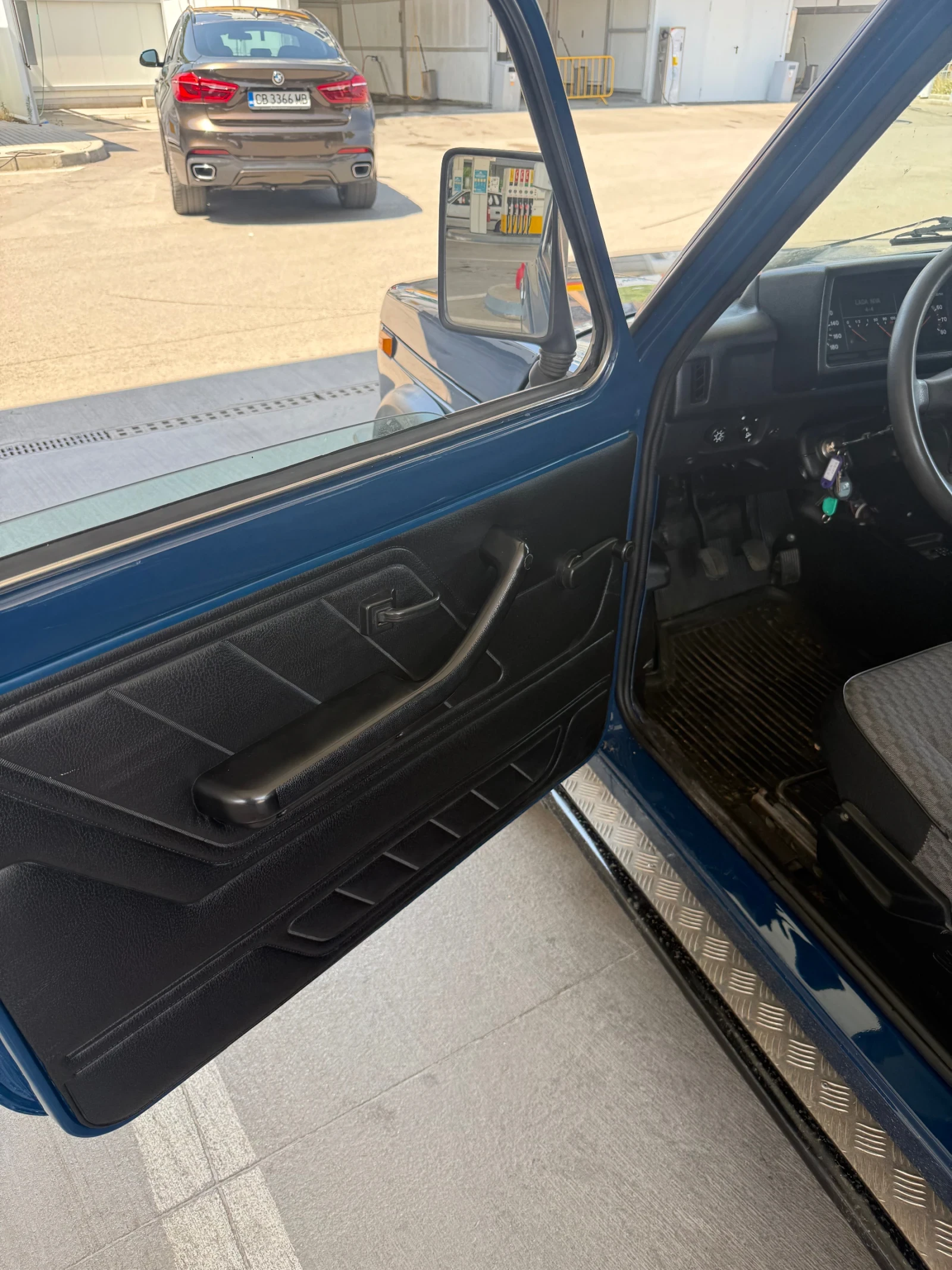 Lada Niva 1.7i 66.000 км , снимка 5 - Автомобили и джипове - 55397979