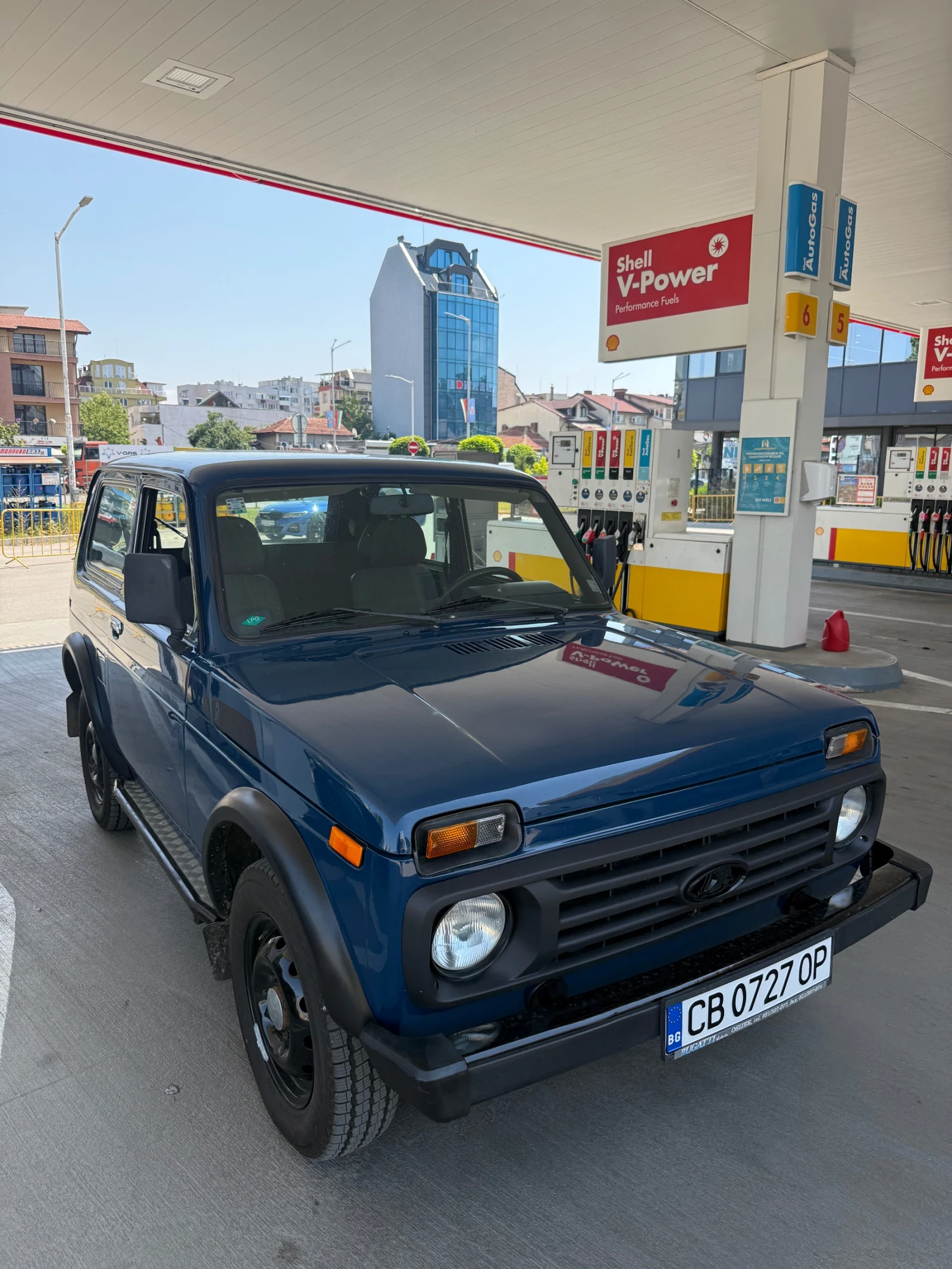 Lada Niva 1.7i 66.000 км , снимка 2 - Автомобили и джипове - 55397979